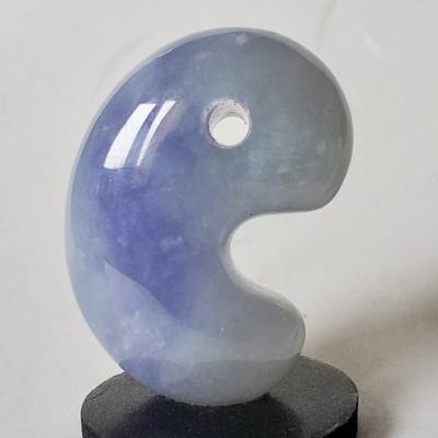 レムリアブルー翡翠特上勾玉
