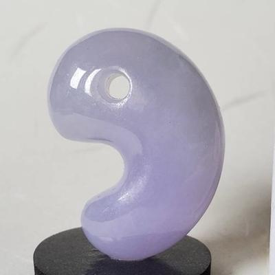 レムリアパープル翡翠勾玉