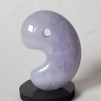 レムリアパープル翡翠勾玉